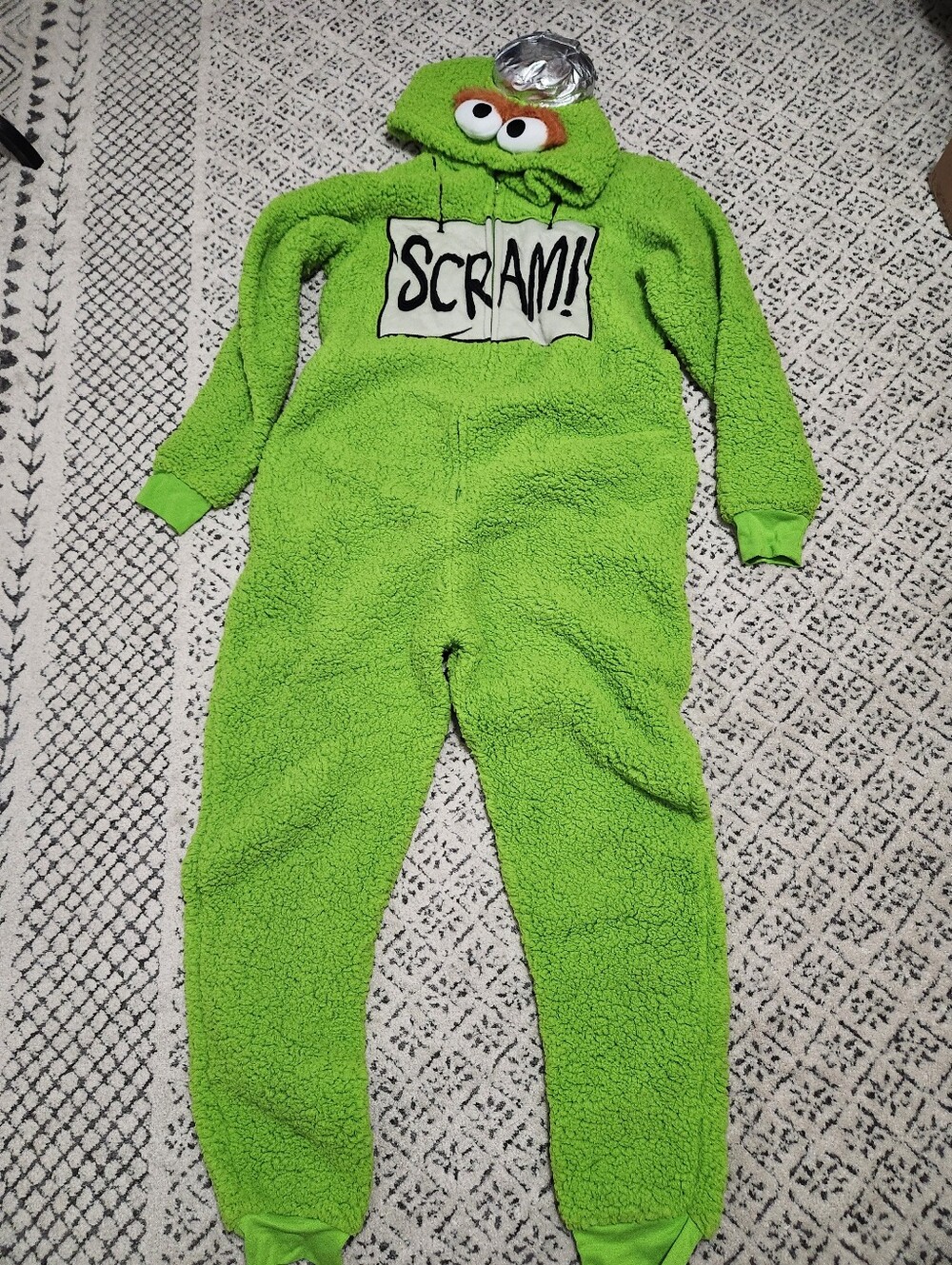 Spirit Halloween Sesame Street Oscar the Grouch Fuzzy Onesie Costume Adult S/M - Picture 2 of 8